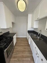 Harvard Manor Apartments in Los Angeles, CA - Foto de edificio - Building Photo