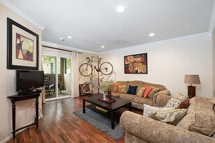 7455 Charmant Dr in San Diego, CA - Building Photo