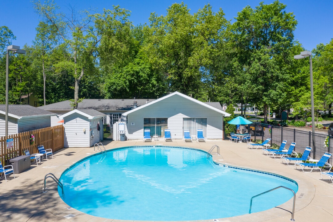 Maple Lane Apartments in Elkhart, IN - Building Photo