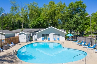 Maple Lane Apartments in Elkhart, IN - Building Photo - Building Photo
