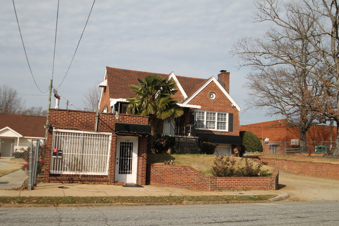 130 College St in Spartanburg, SC - Foto de edificio