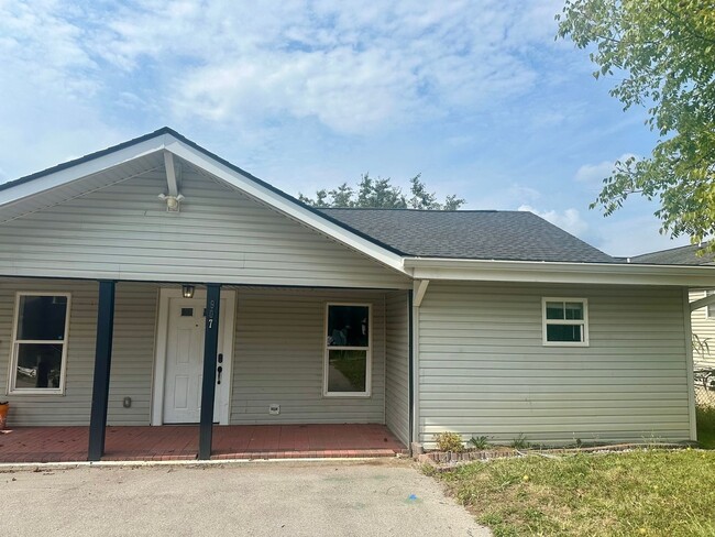 907 Avenue A
