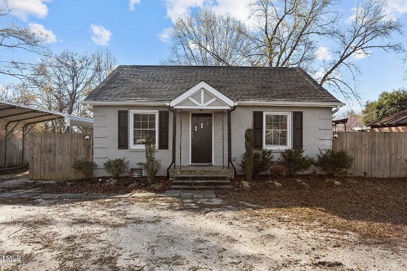 211 W Sycamore St in Zebulon, NC - Building Photo