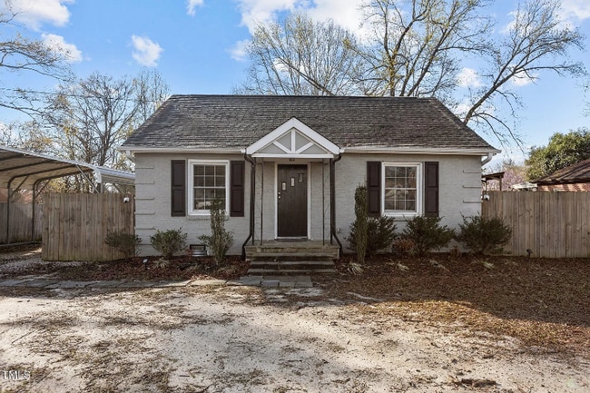 property at 211 W Sycamore St