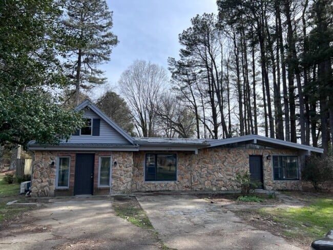 property at 1913 Simpson Dr
