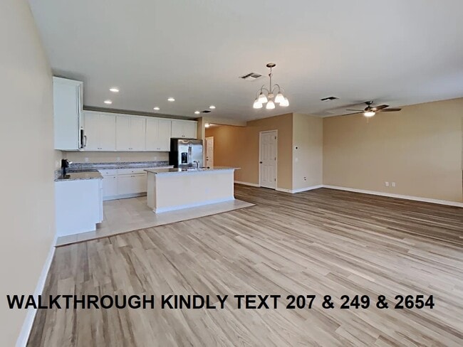 6902 Gideon Cir in Zephyrhills, FL - Building Photo - Building Photo