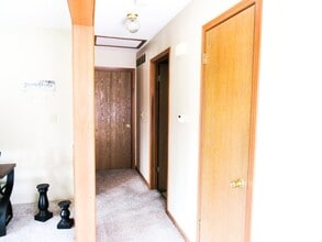 607 Marvin Ave in Grinnell, IA - Building Photo - Building Photo