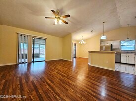 1704 Bristlecone Pine Pl in Jacksonville, FL - Building Photo