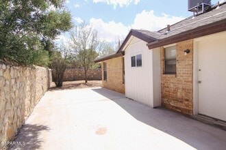 11532 Tom Ulozas Dr in El Paso, TX - Building Photo - Building Photo