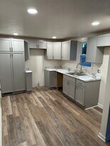 14818 Wayne St in Leo, IN - Building Photo