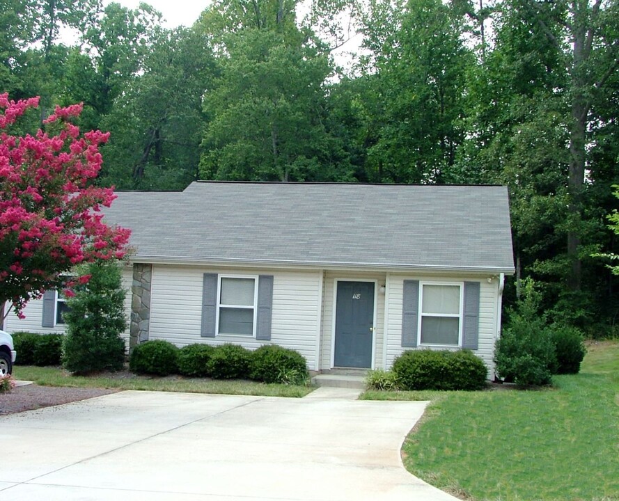 120 Bogey Ln in Mooresville, NC - Building Photo