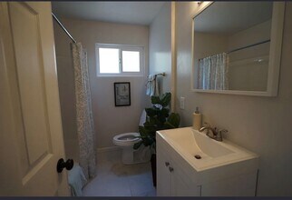 2515 Oliver Ave in Oakland, CA - Foto de edificio - Building Photo