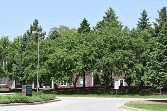 River Trail Apartments in Waukesha, WI - Building Photo - Building Photo