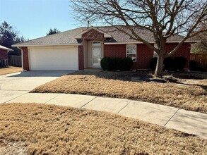 1604 Creekside Ln in Norman, OK - Building Photo - Building Photo