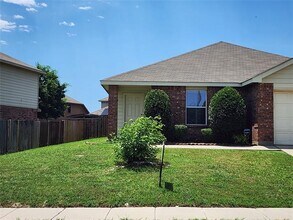5525 Parkview Hills Ln in Fort Worth, TX - Building Photo - Building Photo