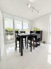 1871 NW S River Dr in Miami, FL - Foto de edificio - Building Photo