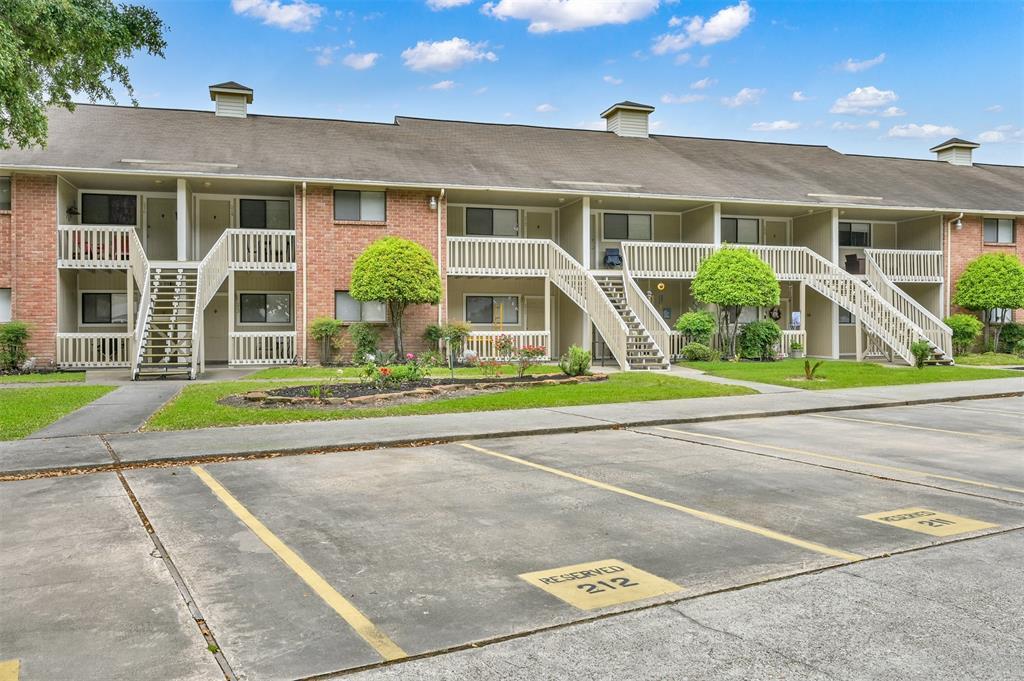 14949 Hwy 105 W in Montgomery, TX - Building Photo