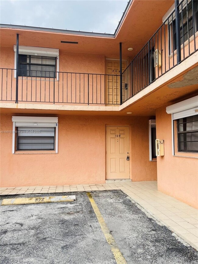 61 W 23rd St in Hialeah, FL - Building Photo - Building Photo
