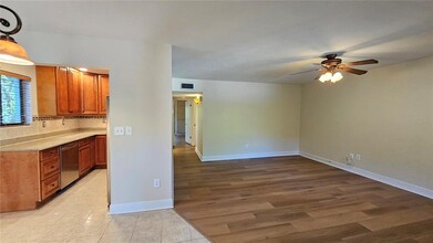 11722 Raintree Village Blvd in Temple Terrace, FL - Building Photo - Building Photo