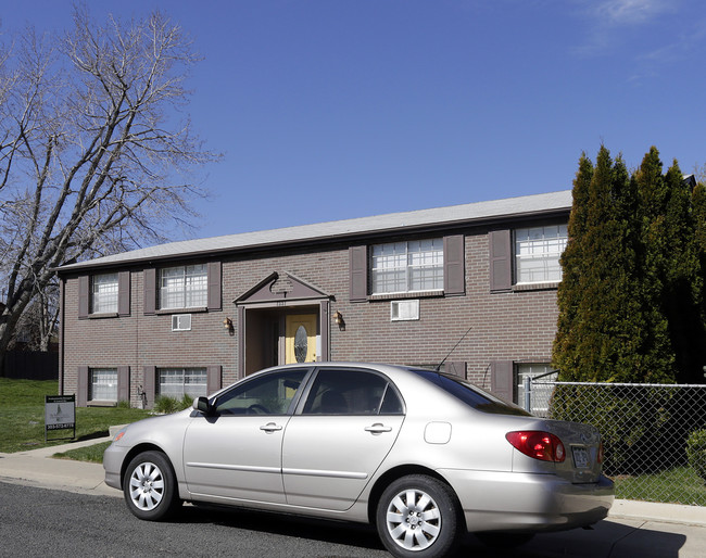 2337 S Locust St in Denver, CO - Foto de edificio - Building Photo