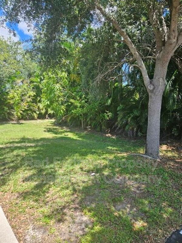 property at 1916 Santa Barbara Blvd