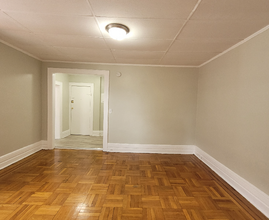 28 Columbia Ave, Unit 403 in Newark, NJ - Foto de edificio - Building Photo