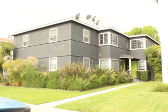 8815 Ramsgate Ave in Los Angeles, CA - Building Photo - Building Photo