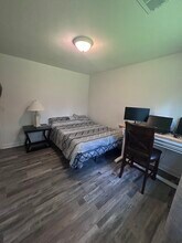 1223 Poplar Ave, Unit A in Nashville, GA - Foto de edificio - Building Photo