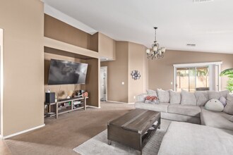 10210 W Veliana Way in Tolleson, AZ - Foto de edificio - Building Photo