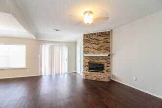 1040 Glencrest Dr in Cedar Hill, TX - Building Photo - Building Photo