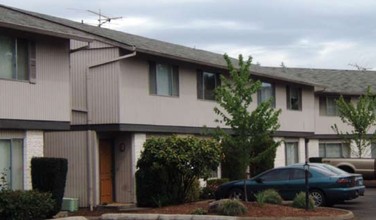 Hidden Village Apartments in Vancouver, WA - Building Photo - Building Photo