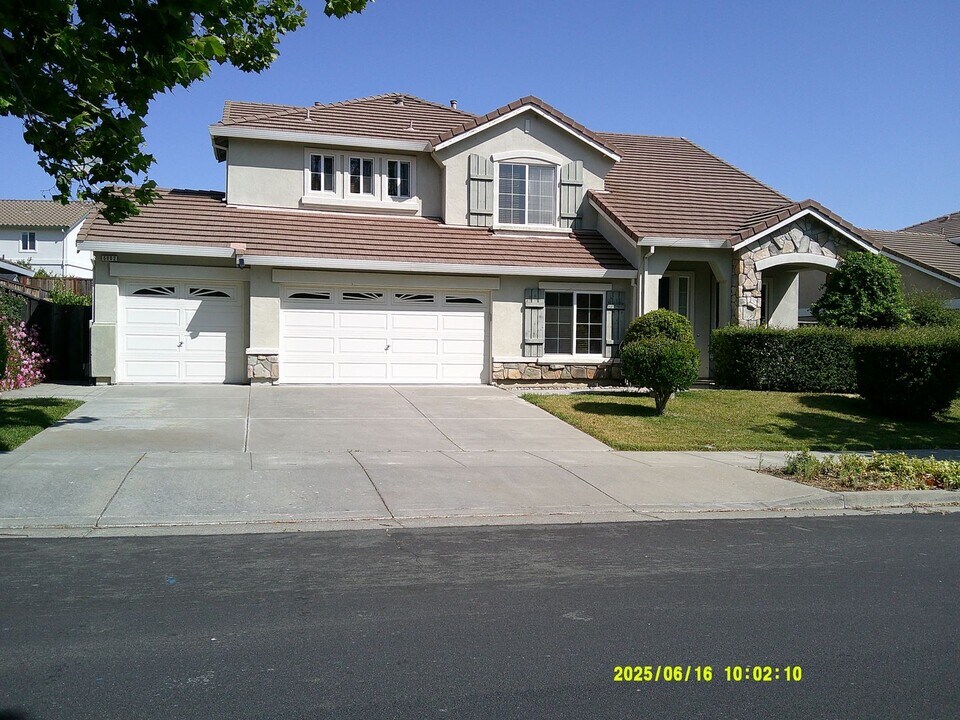 5002 S Ridgefield Way in Fairfield, CA - Building Photo