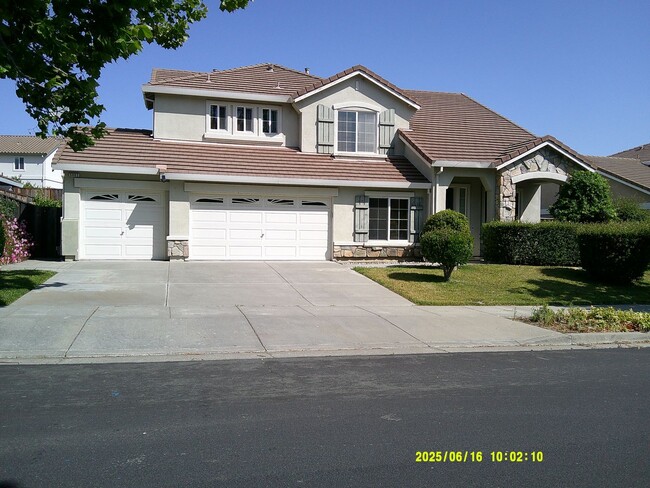 property at 5002 S Ridgefield Way