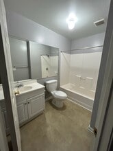 24422 Webster Ave in Moreno Valley, CA - Foto de edificio - Building Photo