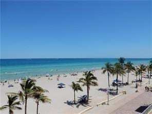 315 Van Buren St, Unit 105B in Hollywood, FL - Building Photo