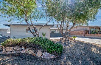 2825 Kings Way in Las Vegas, NV - Building Photo - Building Photo