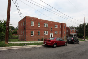 1613 29th St SE in Washington, DC - Building Photo
