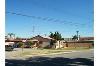 10063 Flora Vista St in Bellflower, CA - Building Photo - Building Photo