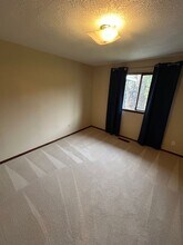 698 NW Fenton St in McMinnville, OR - Building Photo - Building Photo