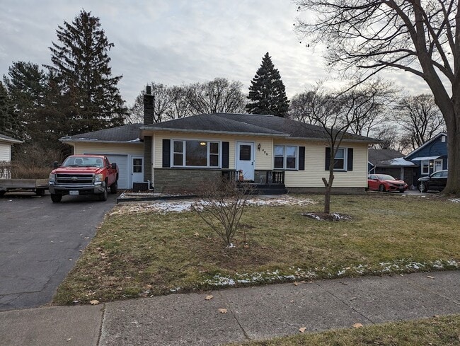486 Brookview Dr in Irondequoit, NY - Building Photo - Building Photo