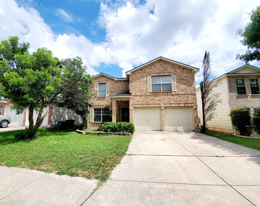 9526 Vallecito Mesa in San Antonio, TX - Building Photo