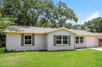 11200 Tracey Dr in Balch Springs, TX - Building Photo - Building Photo