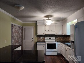 8526 Timbercrest Cir in Charlotte, NC - Building Photo - Building Photo