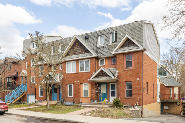 90 Templeton St in Ottawa, ON - Building Photo - Primary Photo