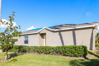 1339 Pasadena Bloom Ln in Ruskin, FL - Foto de edificio - Building Photo