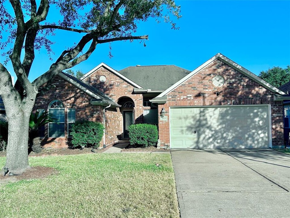 2014 Pinecreek Pass Ln in Katy, TX - Foto de edificio