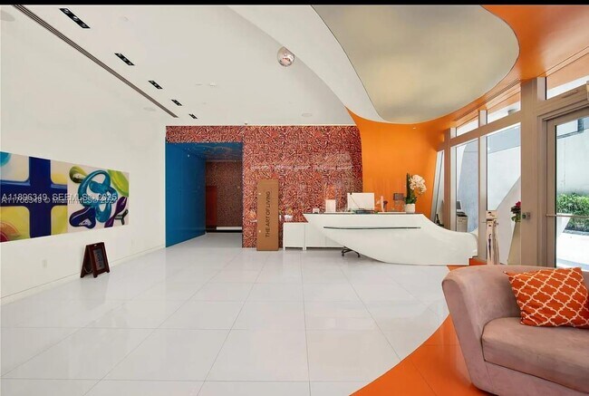 31 SE 6th St, Unit 1201 in Miami, FL - Foto de edificio - Building Photo