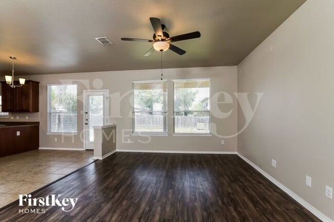 12111 Dawson Cir in San Antonio, TX - Building Photo - Building Photo