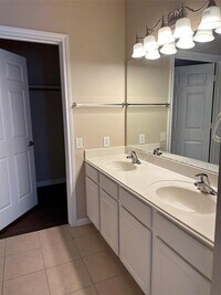 2815 Kings Crossing Dr photo'