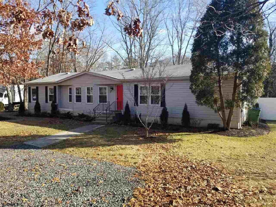 313 Zion Rd in Egg Harbor Township, NJ - Foto de edificio